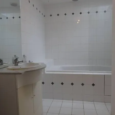 Tatil Evi Mancelle 90 M2 Avec Jardin Parc Monod *